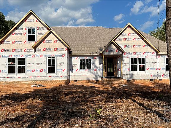 3rd image of 1037 Patrick Rd