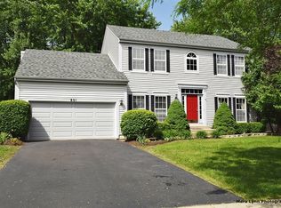 801 Sycamore Ln, Batavia, IL 60510