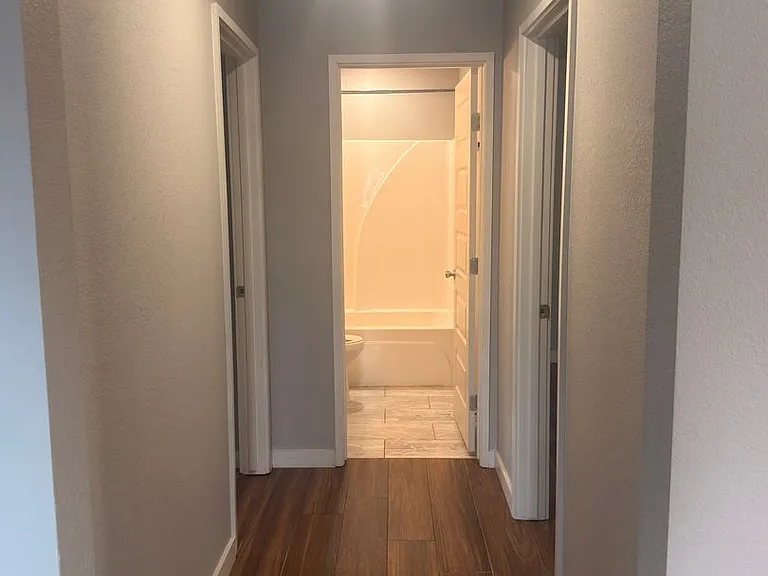 411 S 18th St — Photo 3