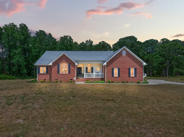 9245 Chickapee Dr, Linden, NC 28356