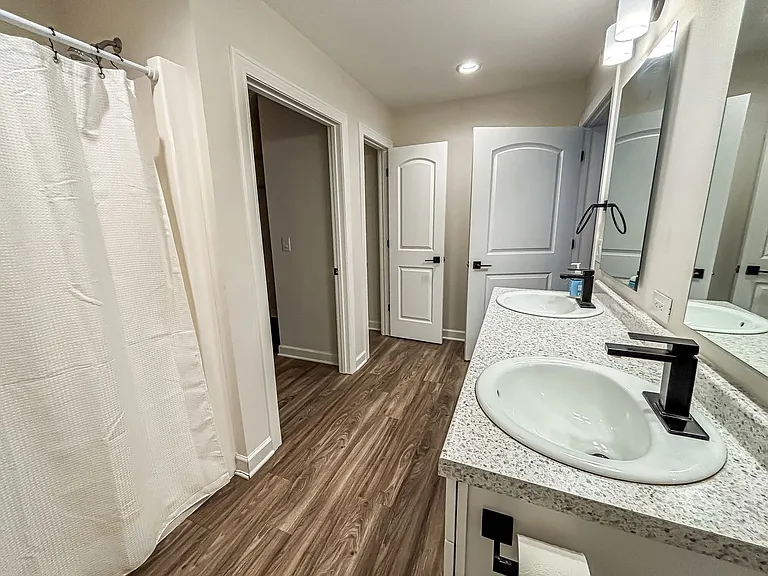 1624B Gunston Dr — Photo 40