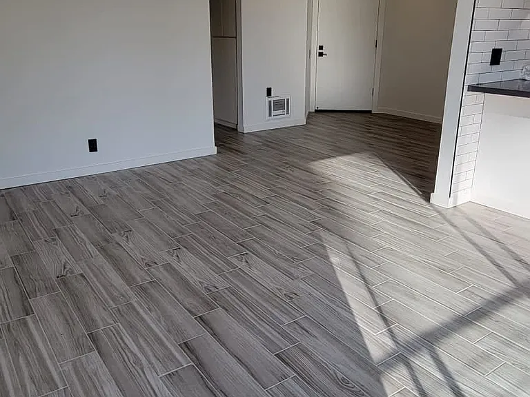 300 Bay St — Photo 16
