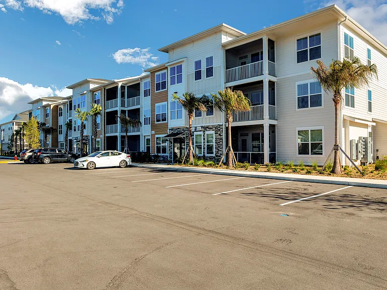 Drift Luxury Apartment Homes — Photo 22
