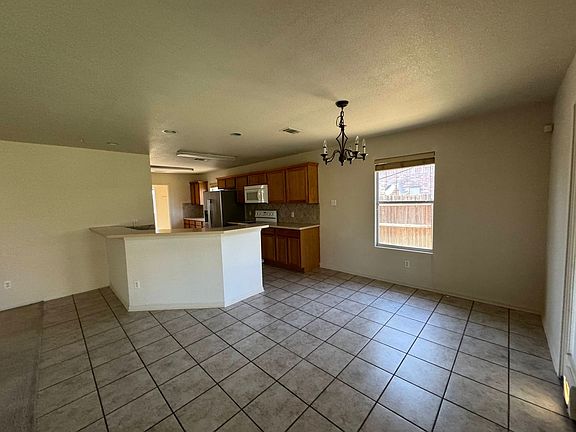 4th image of 3301 Bull Run Dr