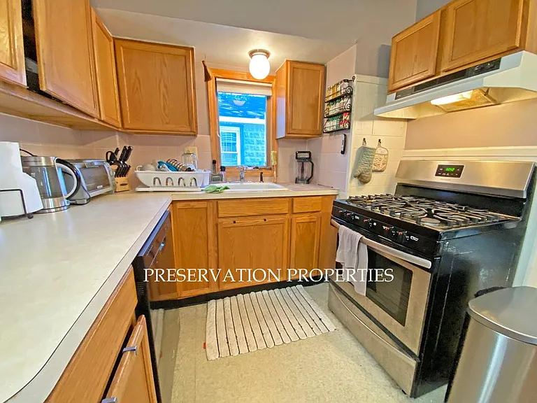 241 Newton St #1 — Photo 2