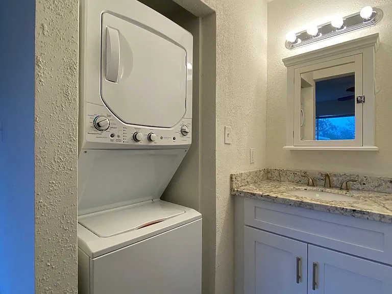 2255 Saint Charles Ave #1 — Photo 9