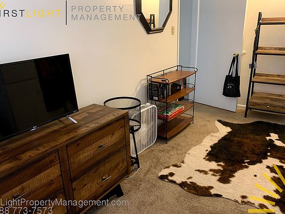 2nd image of 2102 S Pacific Ave APT 2