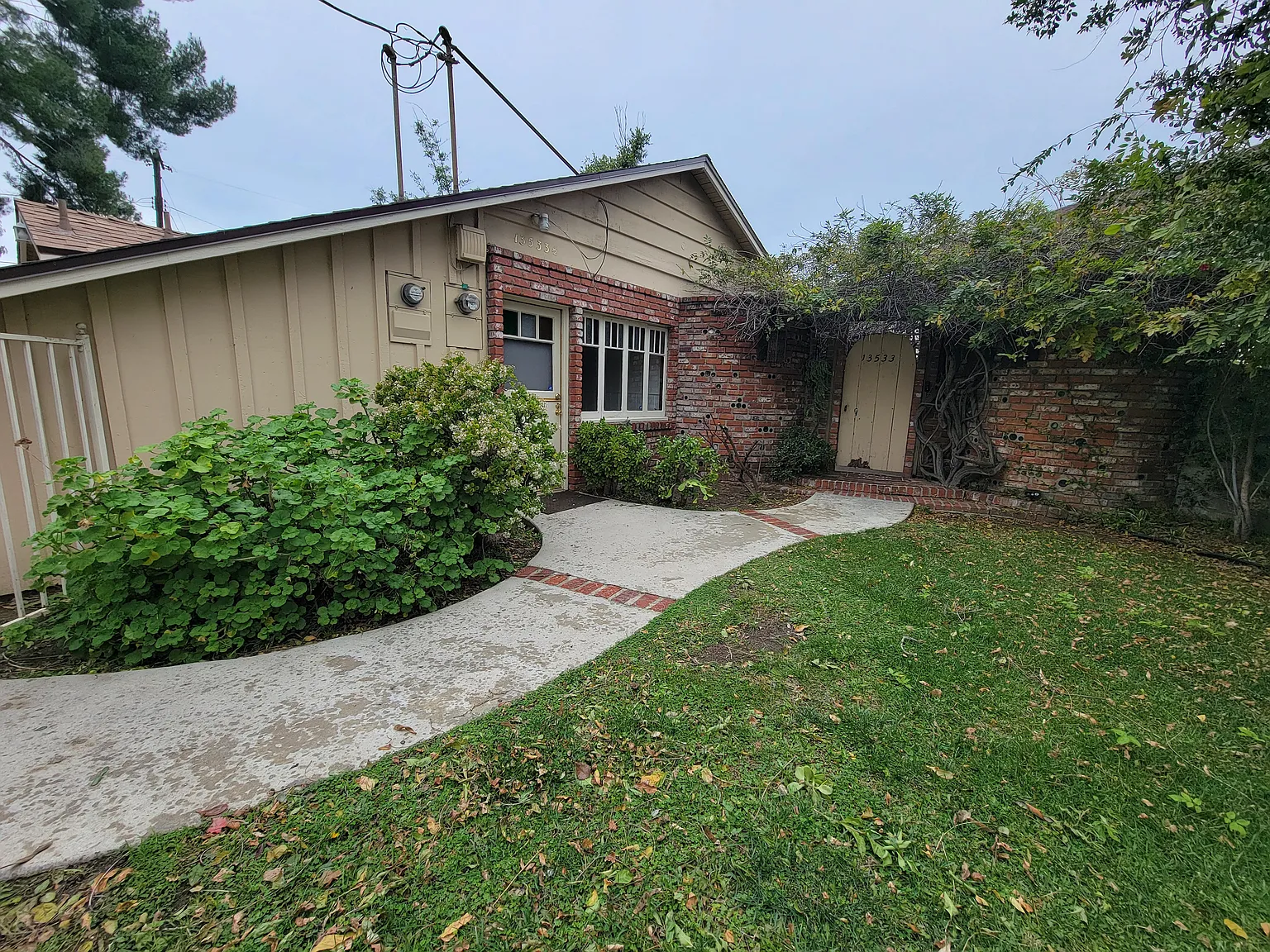 1 bed, 850 sqft, $2,385 — Photo 1