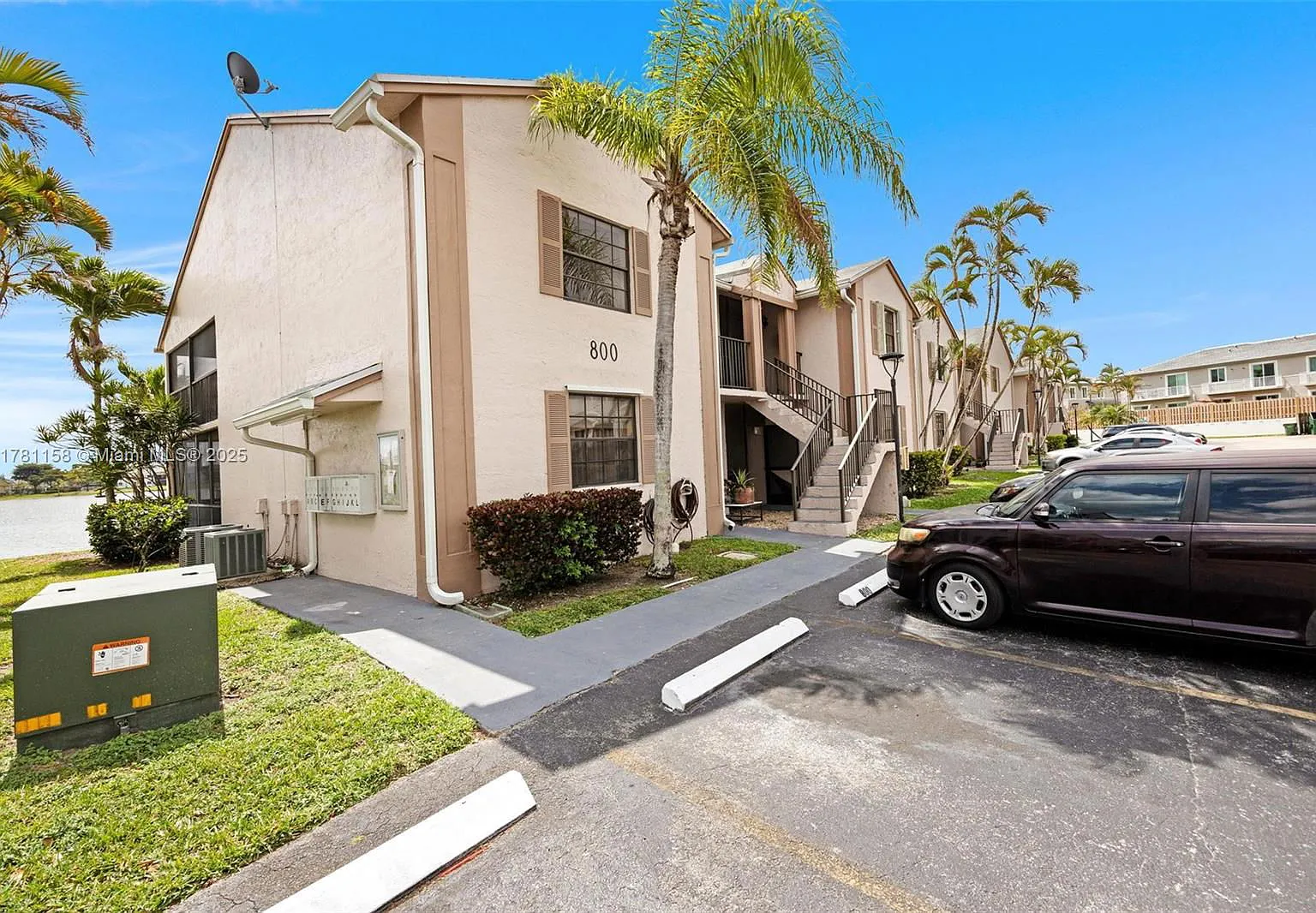 2 bed, 2.0 bath, 970 sqft, $2,100 — Photo 1