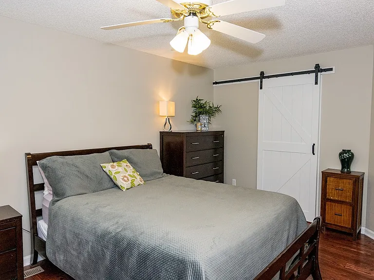 2607 Stonemill Dr — Photo 4