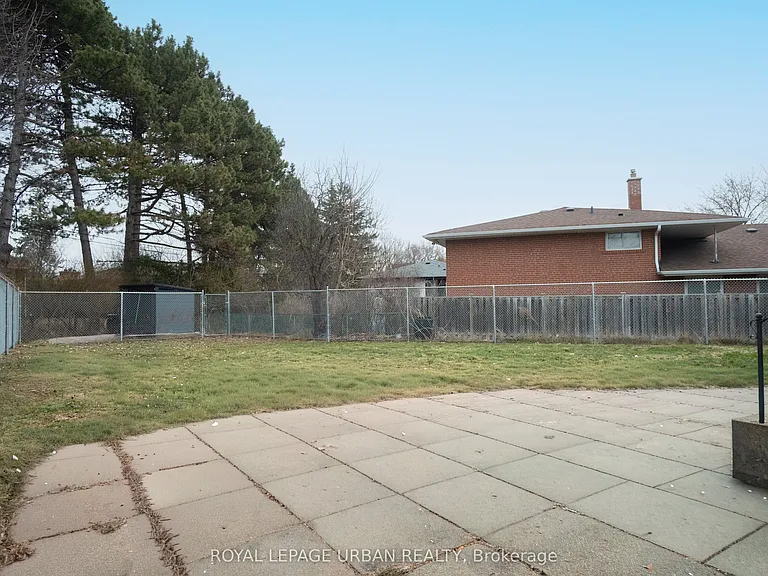 9 Page Ave — Photo 36