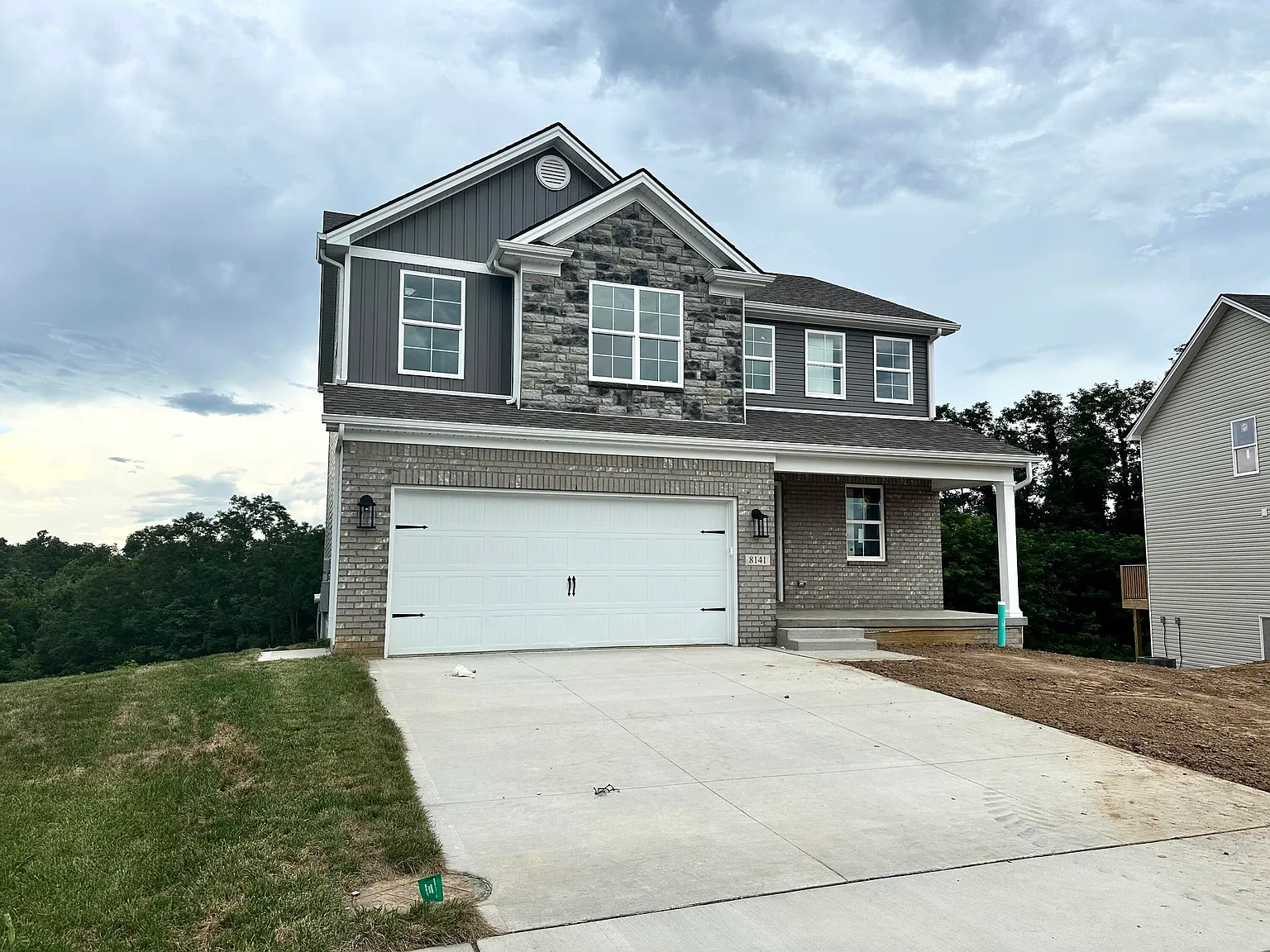 4 bed, 2.5 bath, 1894 sqft, $2,400 — Photo 1