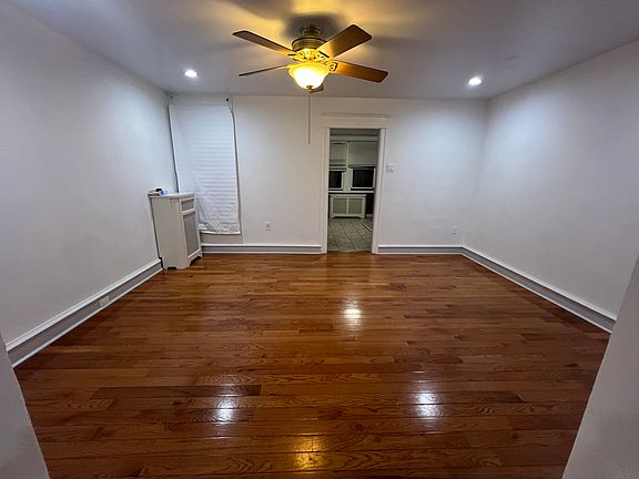 2nd image of 33XX Brighton St