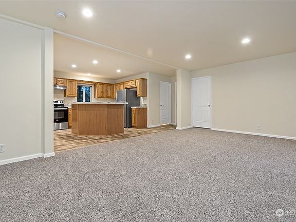 3rd image of 8422 Thuja Avenue SE