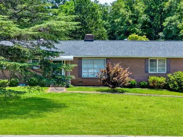 1307 W Alexander Rd, Greenwood, SC 29646
