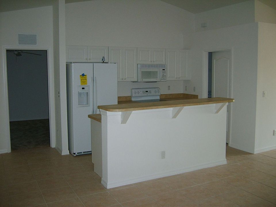 2nd image of 1205 NE 7th Pl
