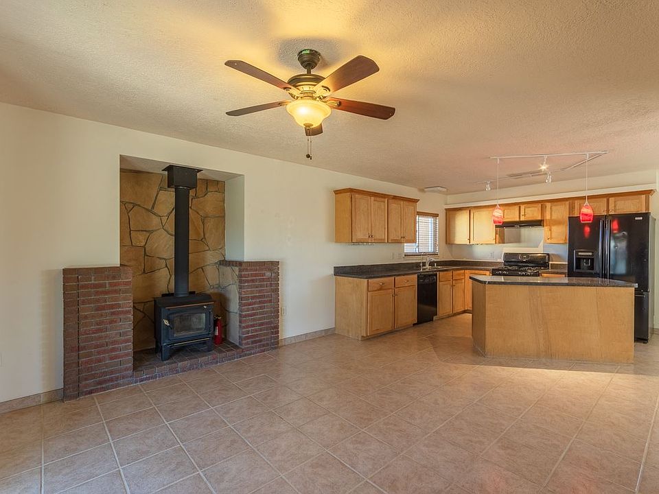 1st image of 2414 Calle Bella