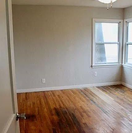 4th image of 3249 College St