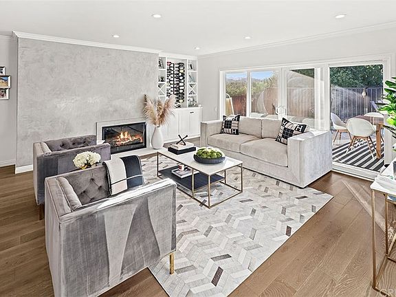 5th image of 4931 Del Moreno Dr
