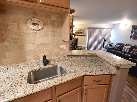 4th image of 5550 Astor Ln APT 109