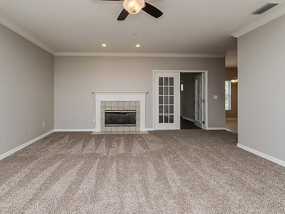 3rd image of 1528 Creekbend Dr