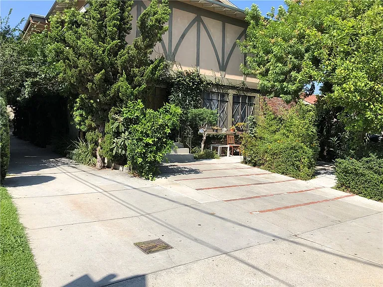 611 E Maple St #3 — Photo 24