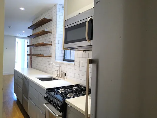 Rented by Evergreen Realty & Investments | media 34