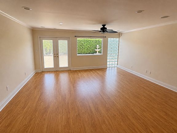 5th image of 2221 NE 35th St