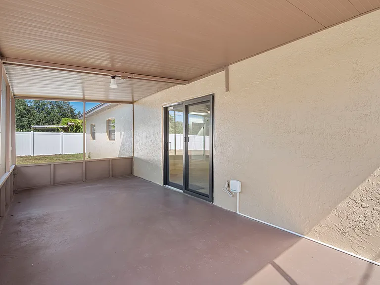 1458 Seabreeze Ln — Photo 10
