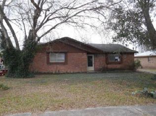 253 Bastrop St, Angleton, TX 77515