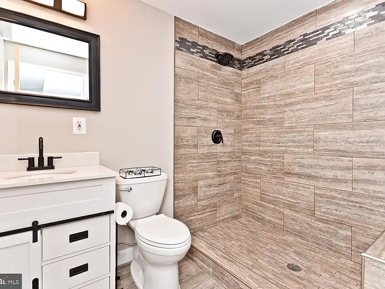 8006 Kingsmill Rd — Photo 38