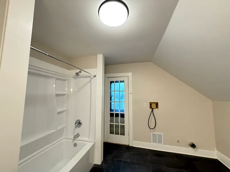320 Chestnut St #2 — Photo 16