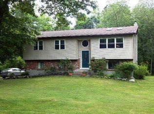2 Regent Dr, Hopewell Junction, NY 12533