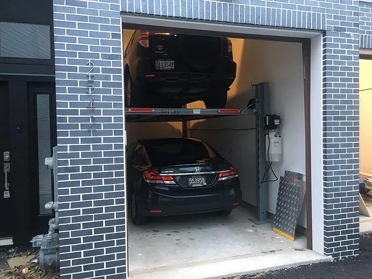 2 Car Garage!!