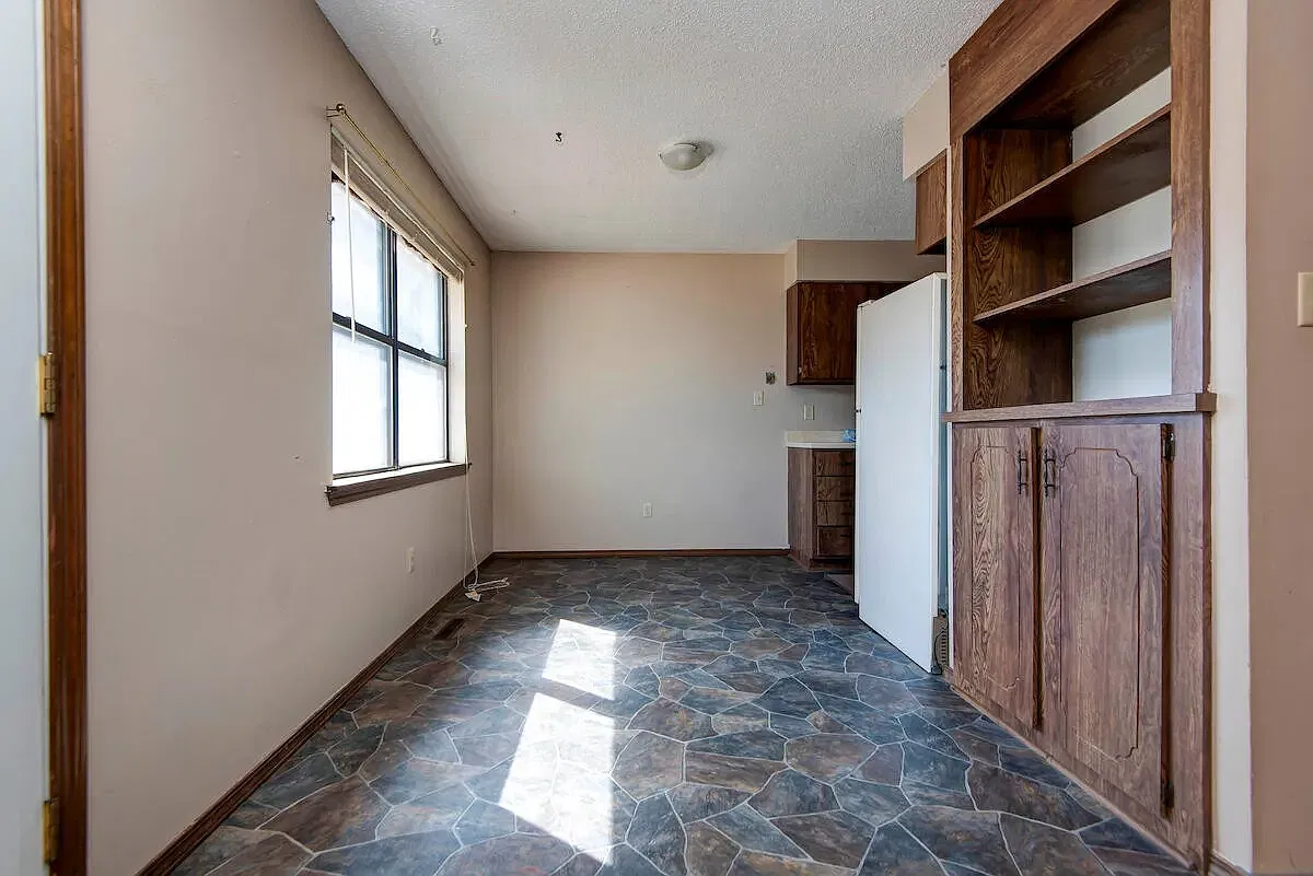 2 bed, 914 sqft, $1,050 — Photo 3