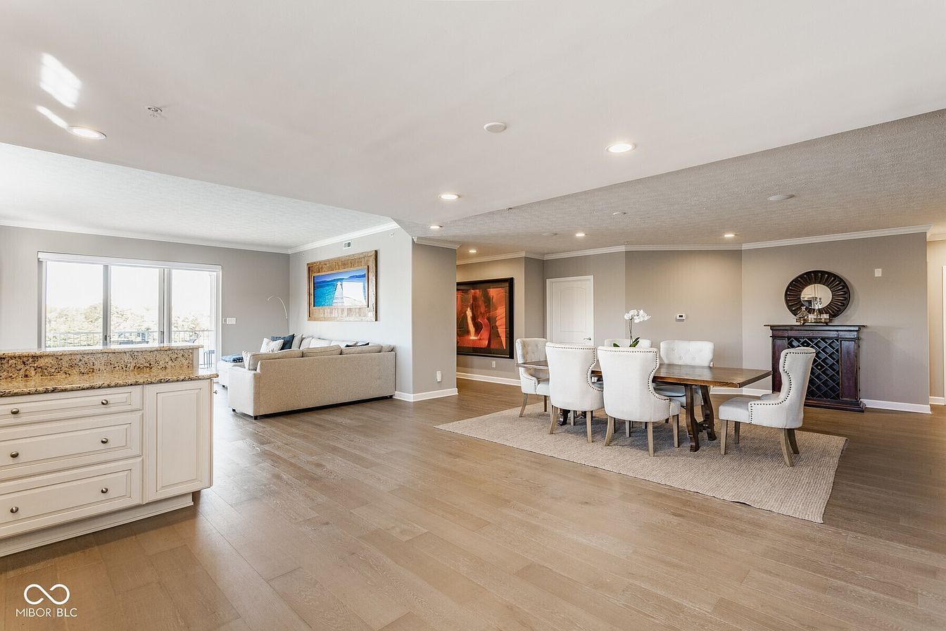 carousel photo #9 (MLS)