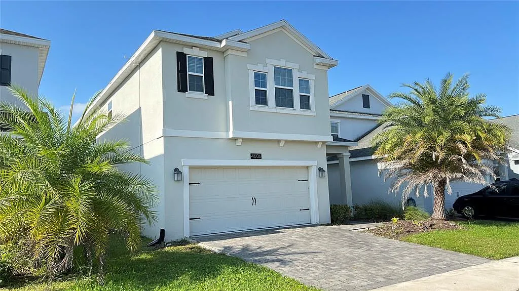 4 bed, 2.5 bath, 2346 sqft, $2,800 — Photo 2