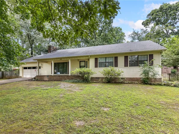 404 Huntington Pl, Harrison, AR 72601