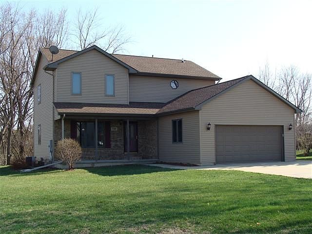 1st image of 725 Lakeshore Dr