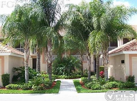 Center entryway to 10370 McArthur Palm Ln. Unit # 2925