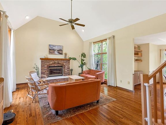 3rd image of 3415 NE Rock Creek Dr