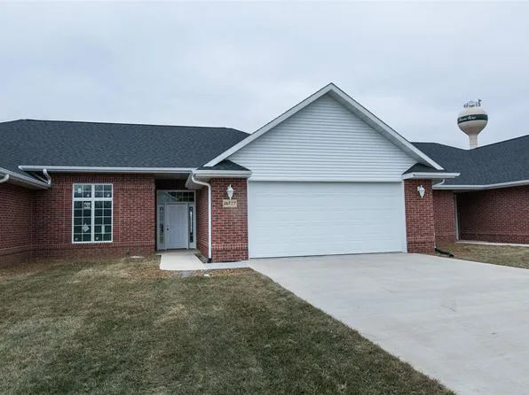 16777 Thunder Ridge Dr, Peosta, IA 52068