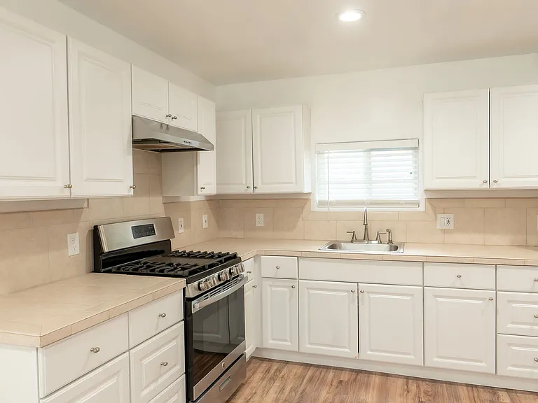 1392 Oriole Pl #A — Photo 9