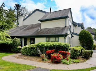 105 Suleski Ct, Mahwah, NJ 07430