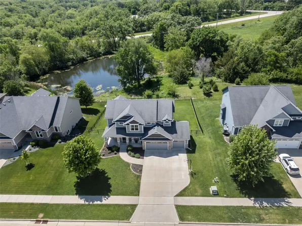 570 Whistling Ct, Waukee, IA 50263