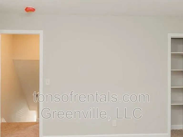 111 Becky Don Dr #7 — Photo 7