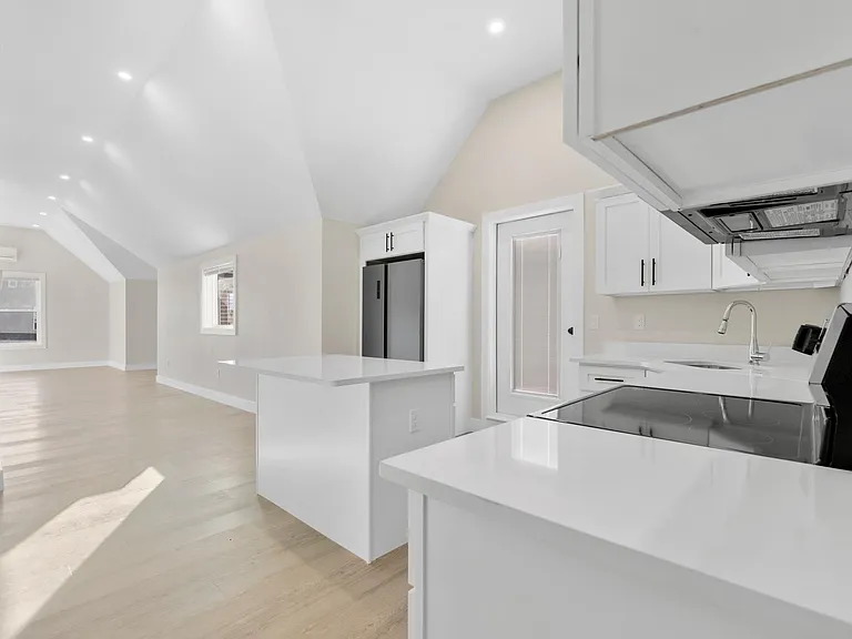 135 Harrishof St #3 — Photo 14