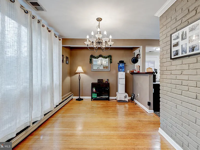 9920 Pinehurst Ave — Photo 13