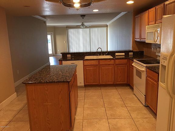 5th image of 816 Mystic Dr APT 402