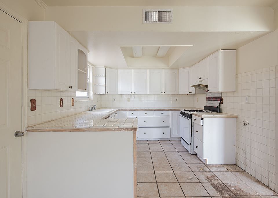 1st image of 5743 Mackerel Ln